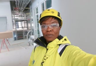 Barbara karriärväxlade från undersköterska till byggnadsingenjör